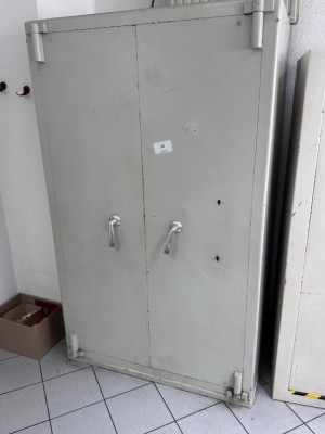 1 Tresor, 2-türig